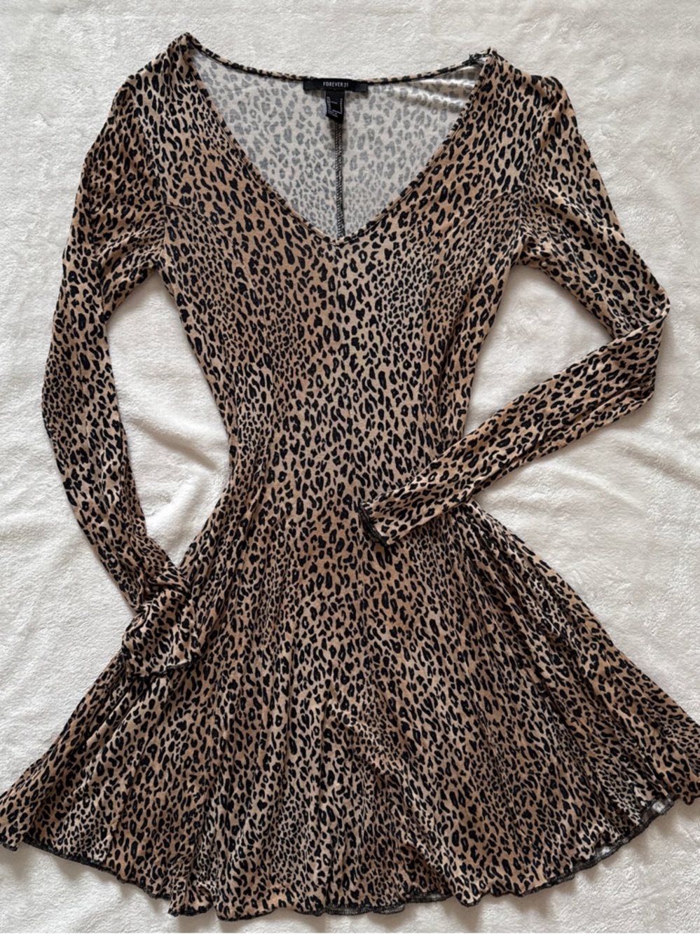 Forever 21 Leopard Print V-Neck Dress with Flowy Lettuce Hem Skirt | Sz: Small